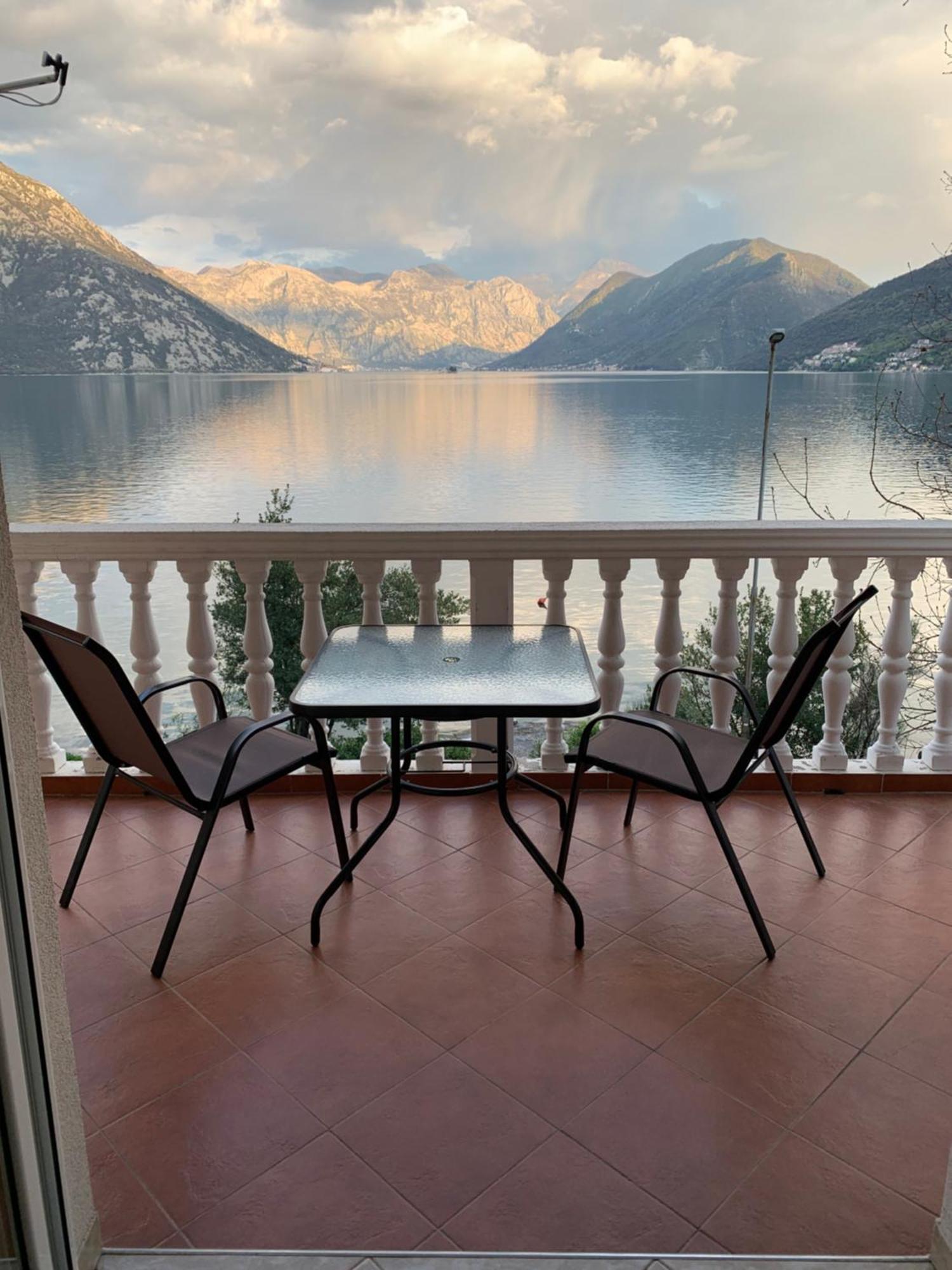 Apartments Villa Radonic ดอนิมอรินิ ภายนอก รูปภาพ