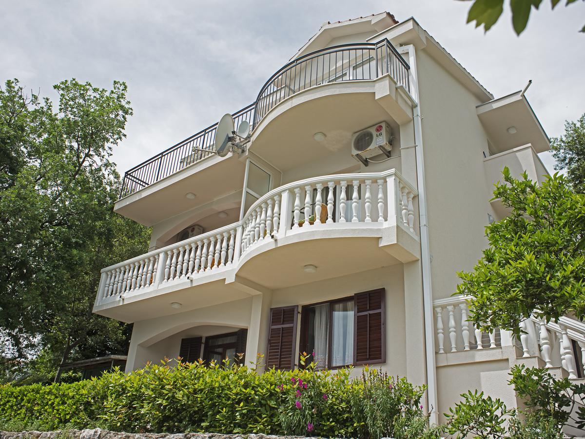 Apartments Villa Radonic ดอนิมอรินิ ภายนอก รูปภาพ