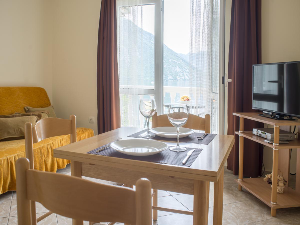 Apartments Villa Radonic ดอนิมอรินิ ภายนอก รูปภาพ