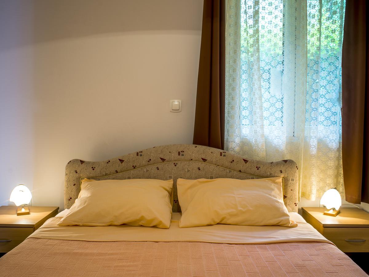 Apartments Villa Radonic ดอนิมอรินิ ภายนอก รูปภาพ